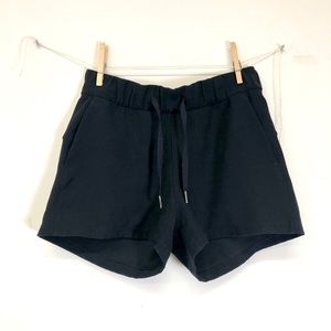 Lululemon On the Fly 2.5” shorts